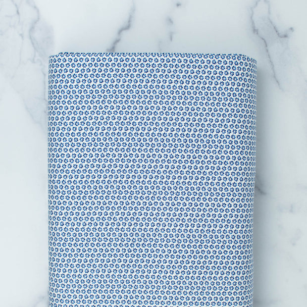 moda-harmony-by-sweetwater-tiny-sky-medium-blue-daisy-petals-on-white-5694-15