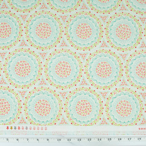 moda-home-sweet-home-by-stacy-iest-hsu-spinning-garden-multi-cream-20575-11