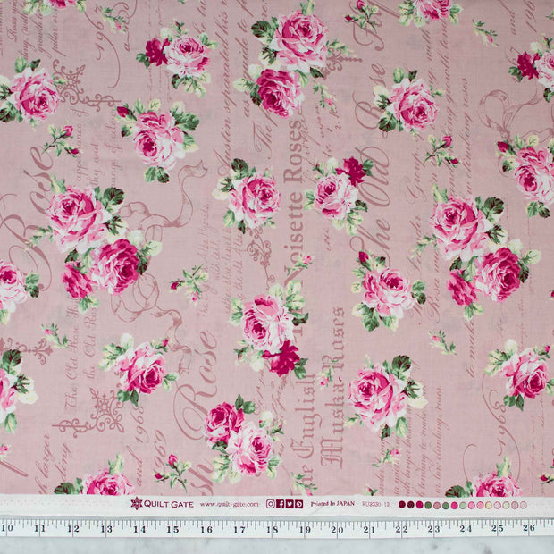 quilt-gate-sweet-rose-ruru-bouquet-pink-roses-background-text-pink-2330-13d