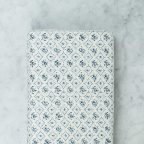 yuwa-live-life-collection-sweet-rose-pattern-light-grey-829494-E