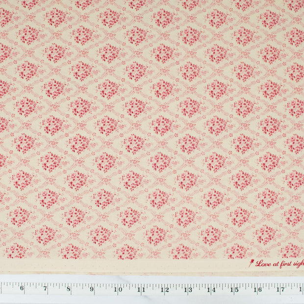 yuwa-live-life-love-at-first-sight-collection-romantic-floral-lattice-redish-pink-roses-on-natural-linen-color-background-826648-d